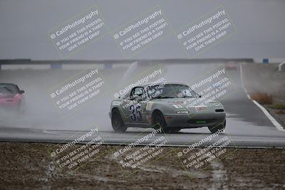 media/Nov-15-2025-CalClub SCCA (Sat) [[7bfa5a7151]]/Race/Group 4/